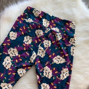 LuLaRoe | OS legging dinosaur and cloud print
